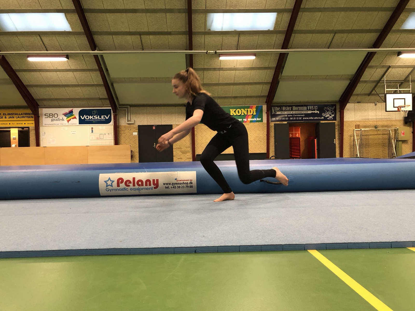 Etbens knæbøj (skater squat)