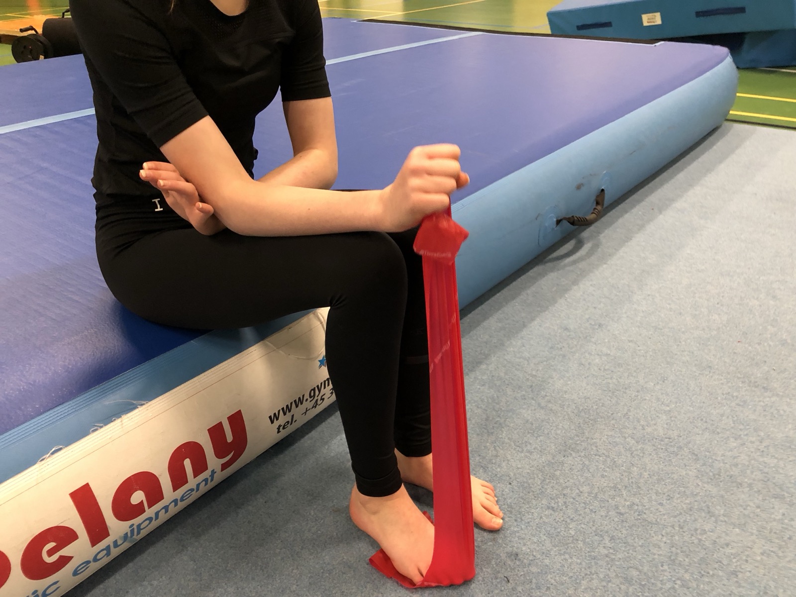 Underarms styrke med elastik