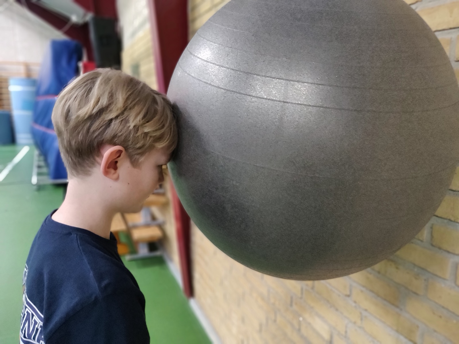 Nakkebøjning med terapibold - pande