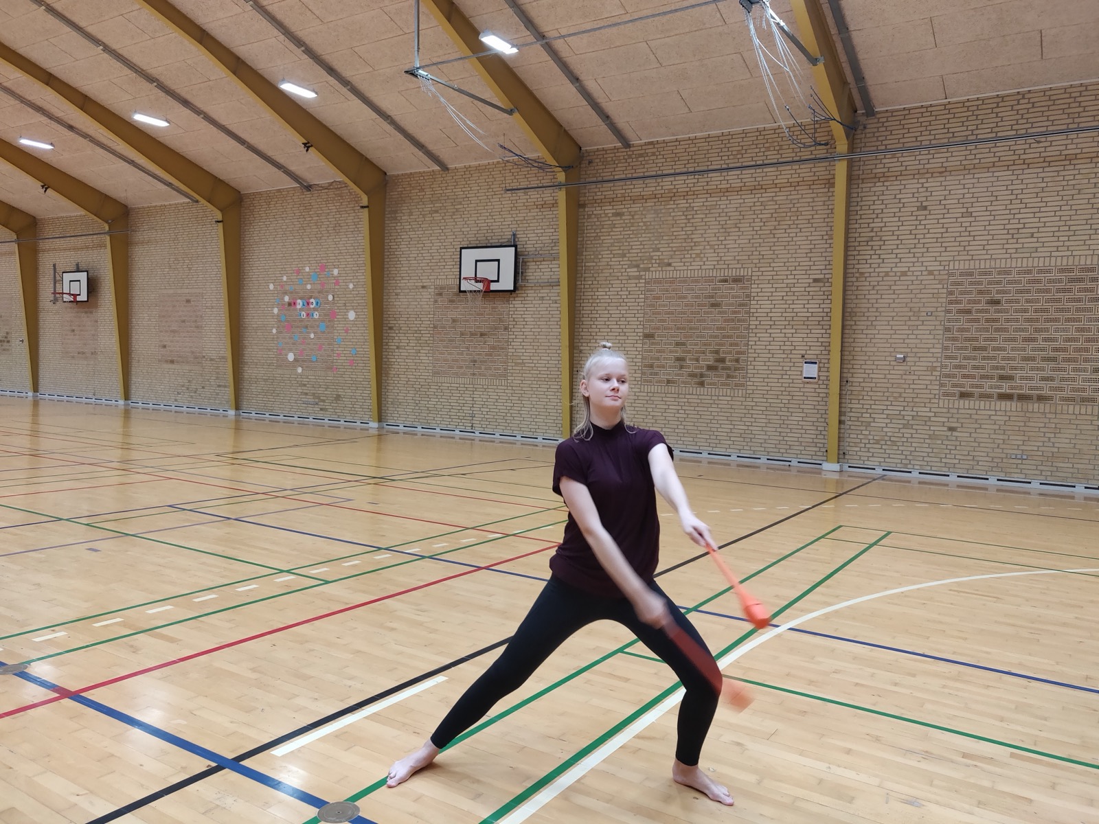 Køller: Lille kast under arm