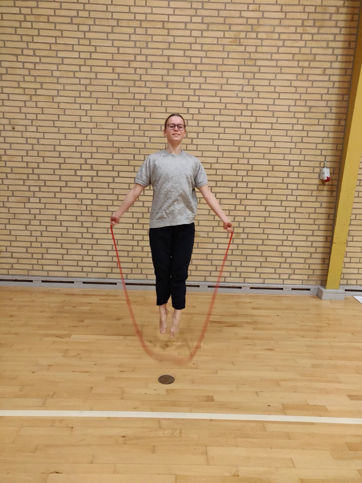 Sjippetov: Hop med samlet fødder